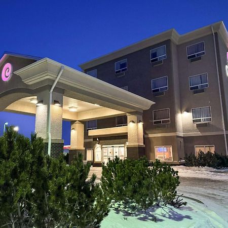 カナルタ ホテル ウェイバーン Weyburn エクステリア 写真